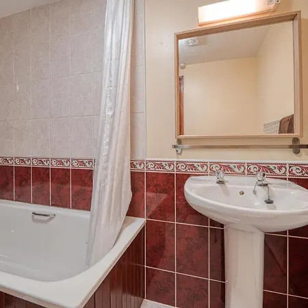 بيت ضيافة The George And Dragon دينت